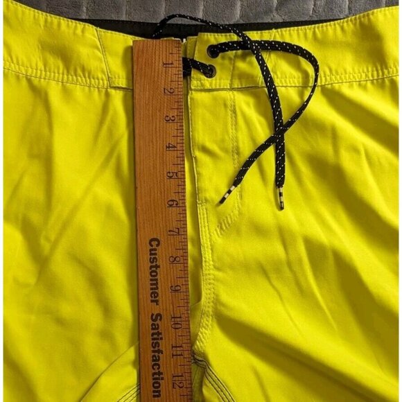 Billabong Board Shorts Mens Size‎ 32 Neon Green Swim Trunks  Surfing Surf Beach - Picture 9 of 9